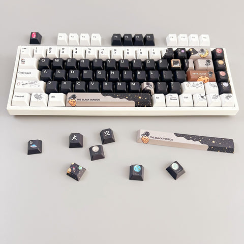 little-astronaut-cherry-profile-pbt-keycaps-set