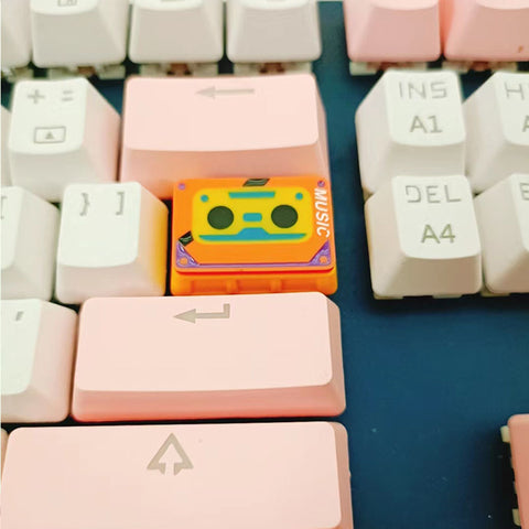    retro-walkman-tape-customized-keycap