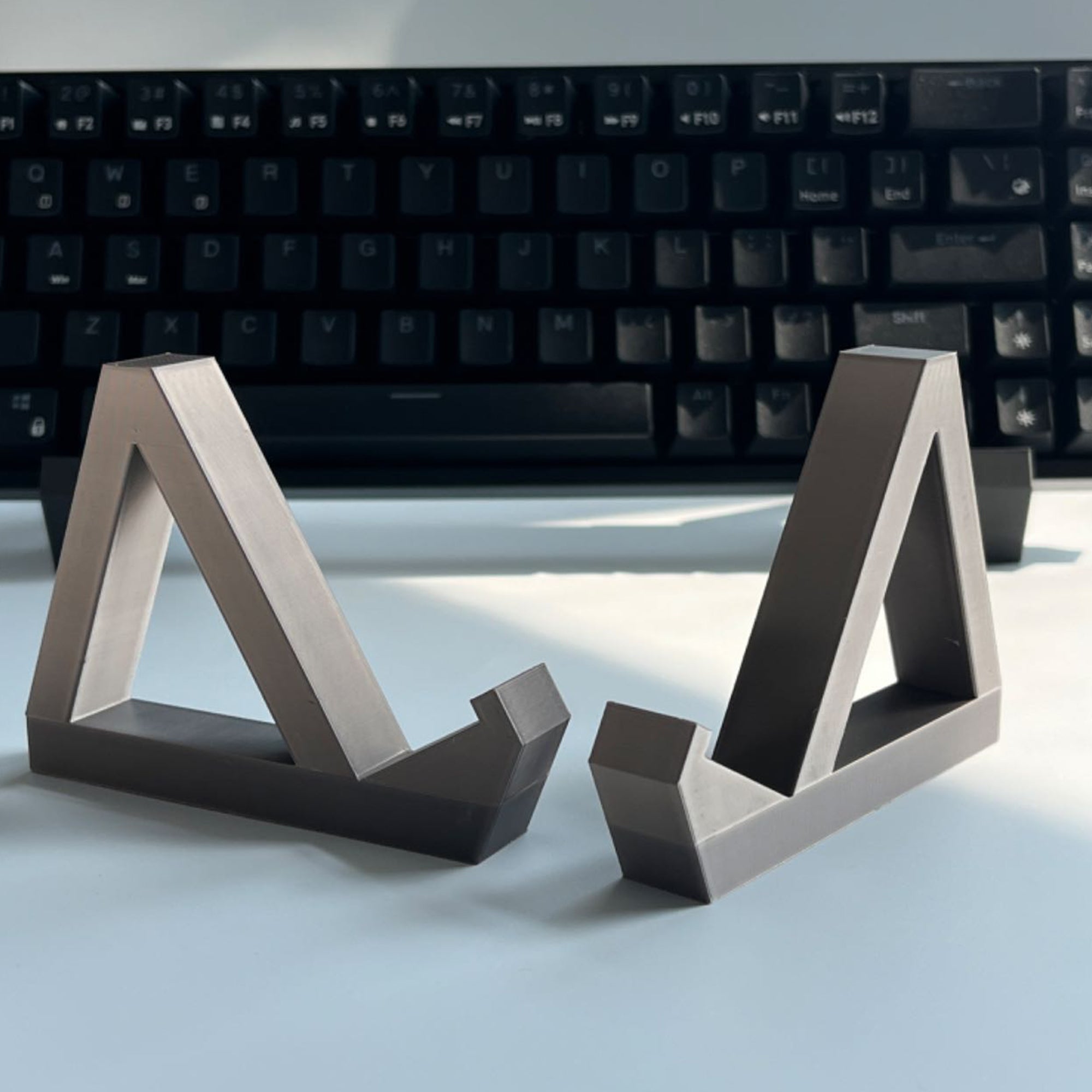 Simple Creative Keyboard Display Stand – KeyGeak