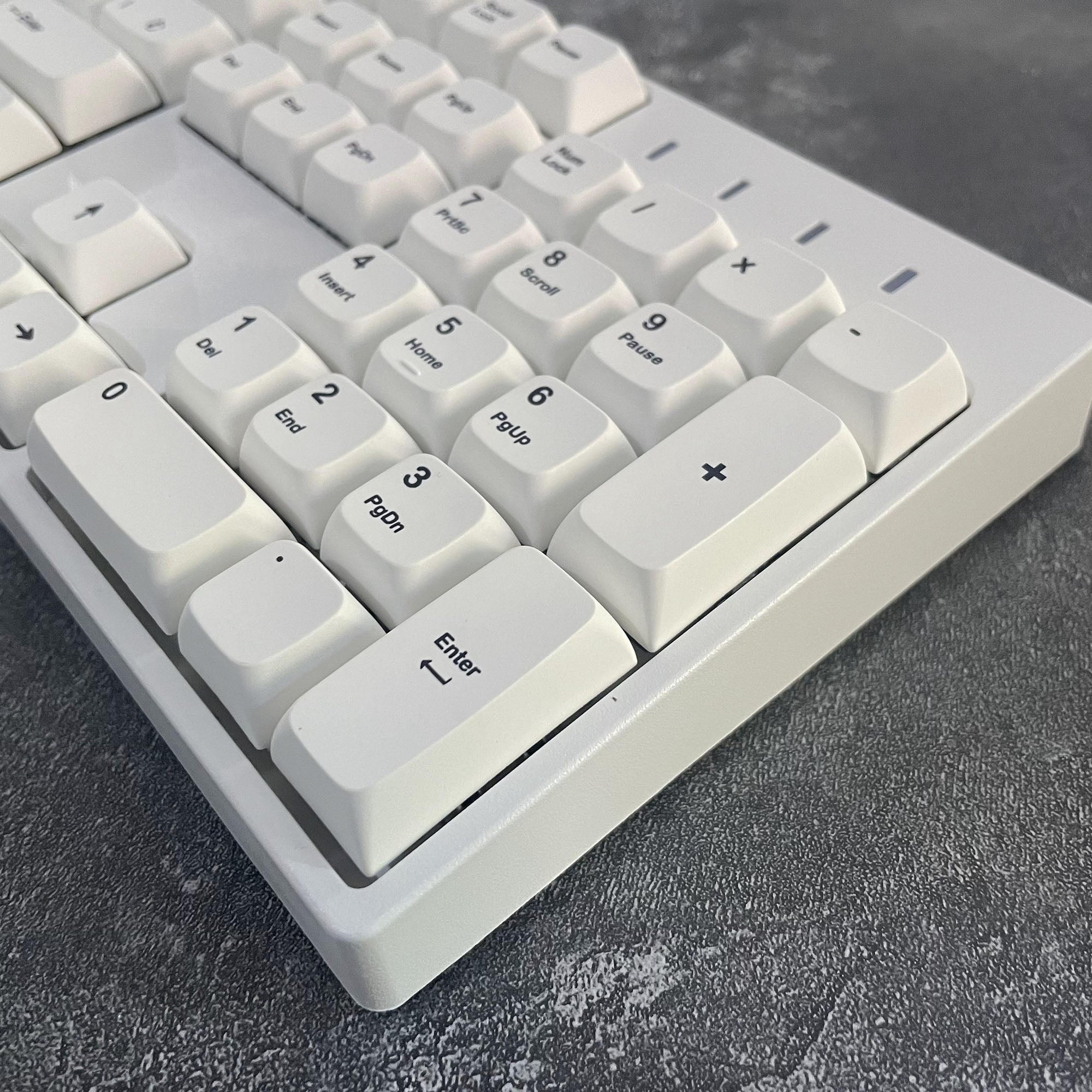 Full Size Mechanical Gaming Keyboard w/ Number Pad – KeyGeak